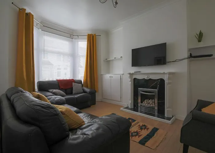 A Perfect 3Bd Home Away From Home Canton Cardiff
